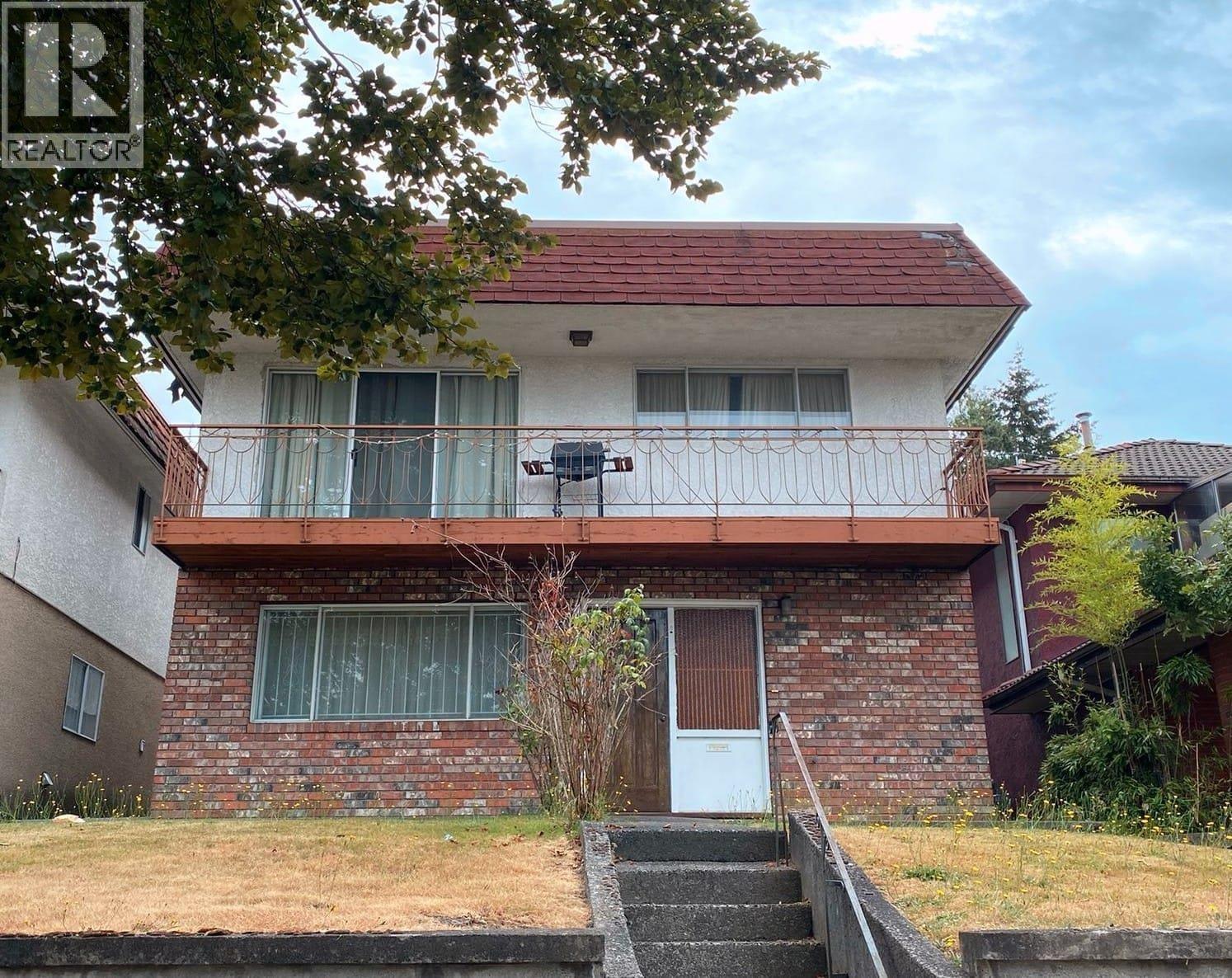4632 Nanaimo St, Vancouver, BC V5N 5J7