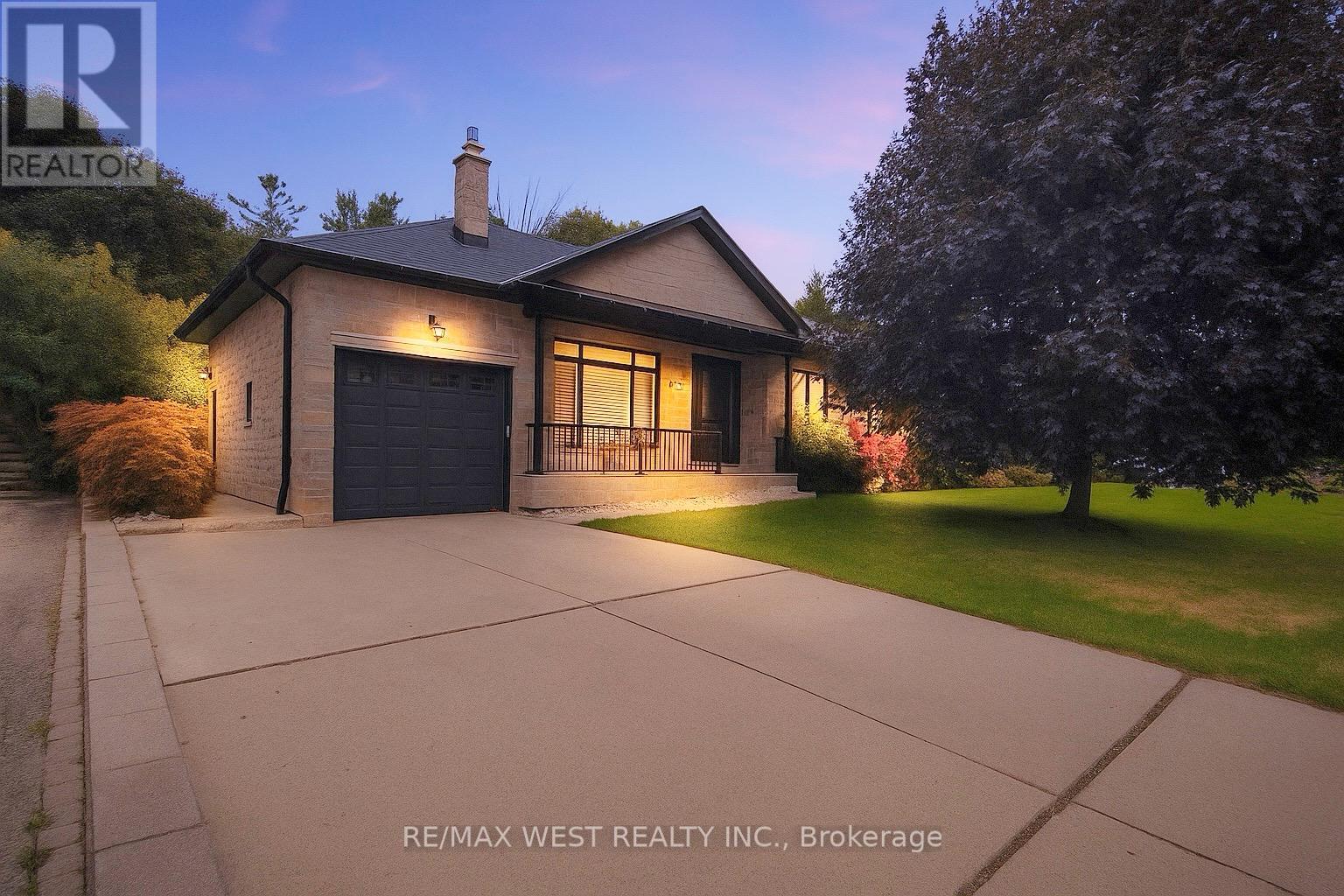30 Goodman Cres, Vaughan, ON L6A 1E8