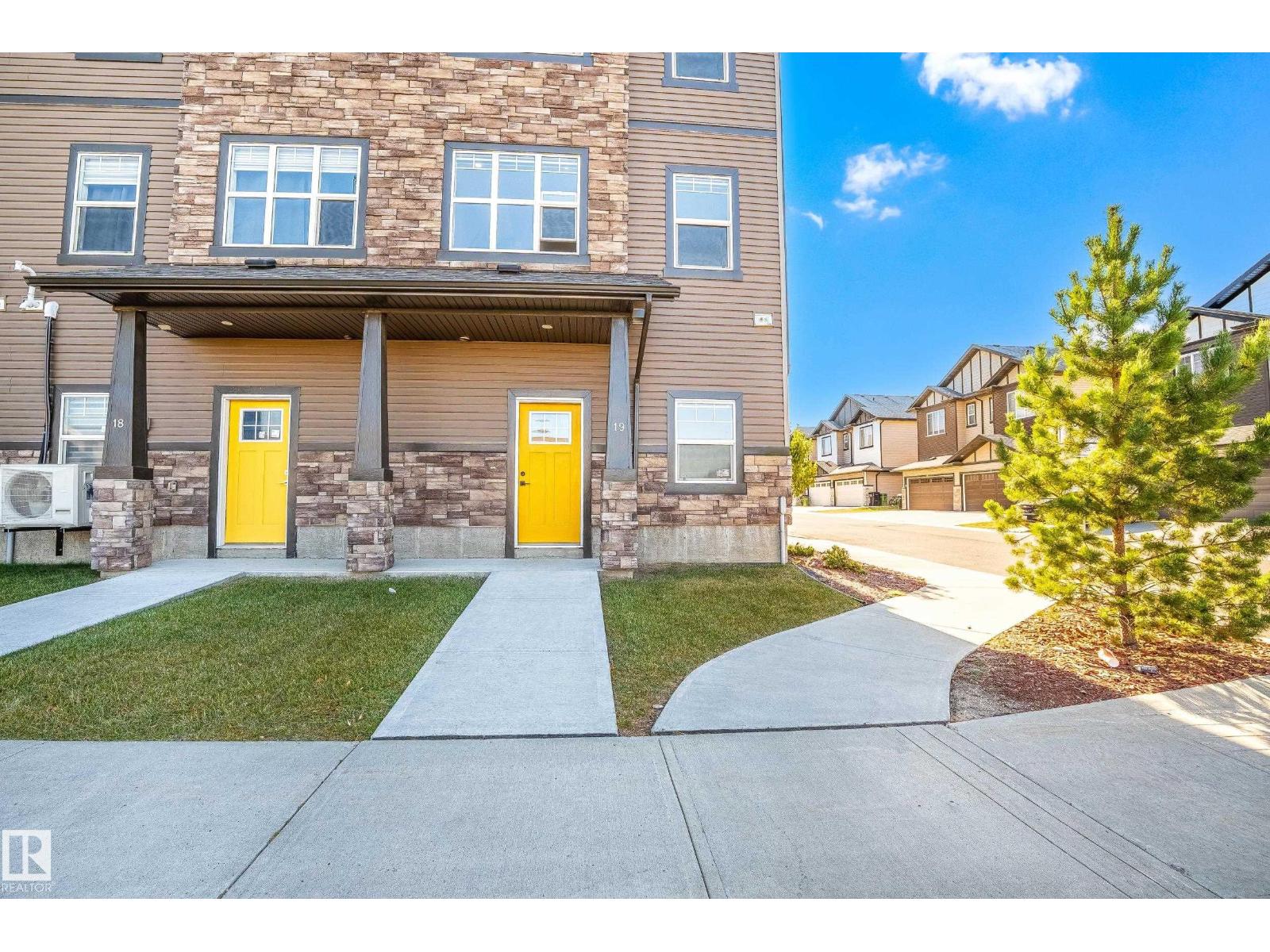 1703 16 Avenue Northwest #19, Edmonton, AB T6T 2C3