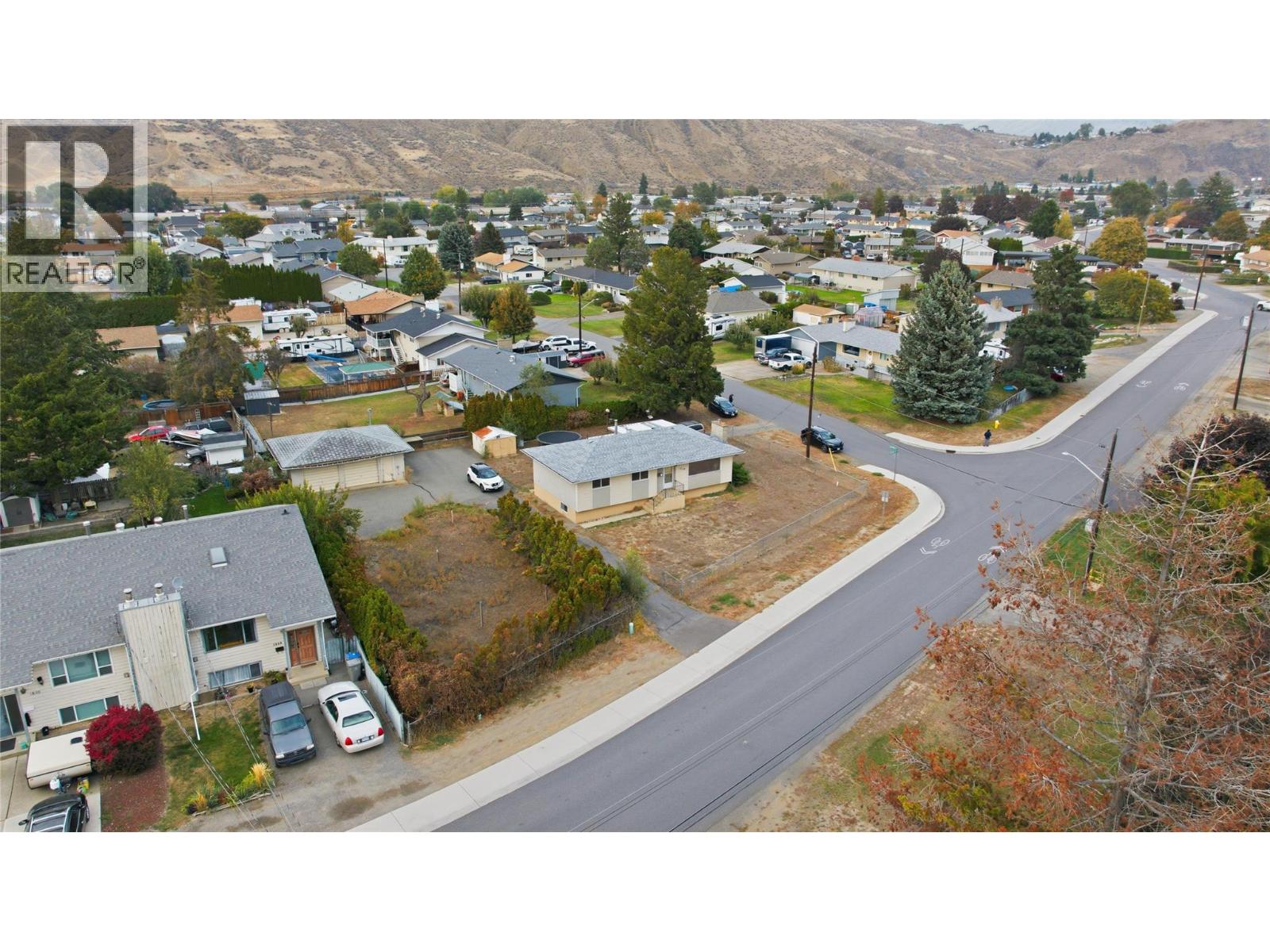 1838 Fleetwood Ave, Kamloops, BC V2B 4S1