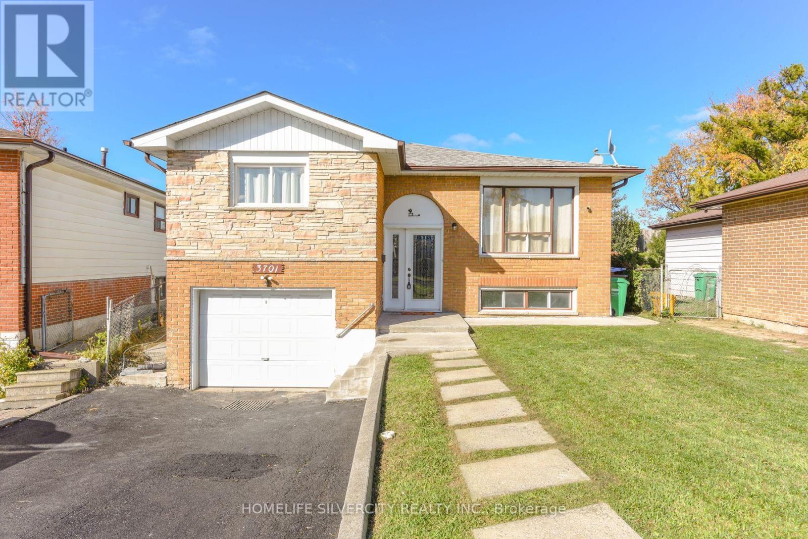 3701 Keenan Cres, Mississauga, ON L4T 3M1