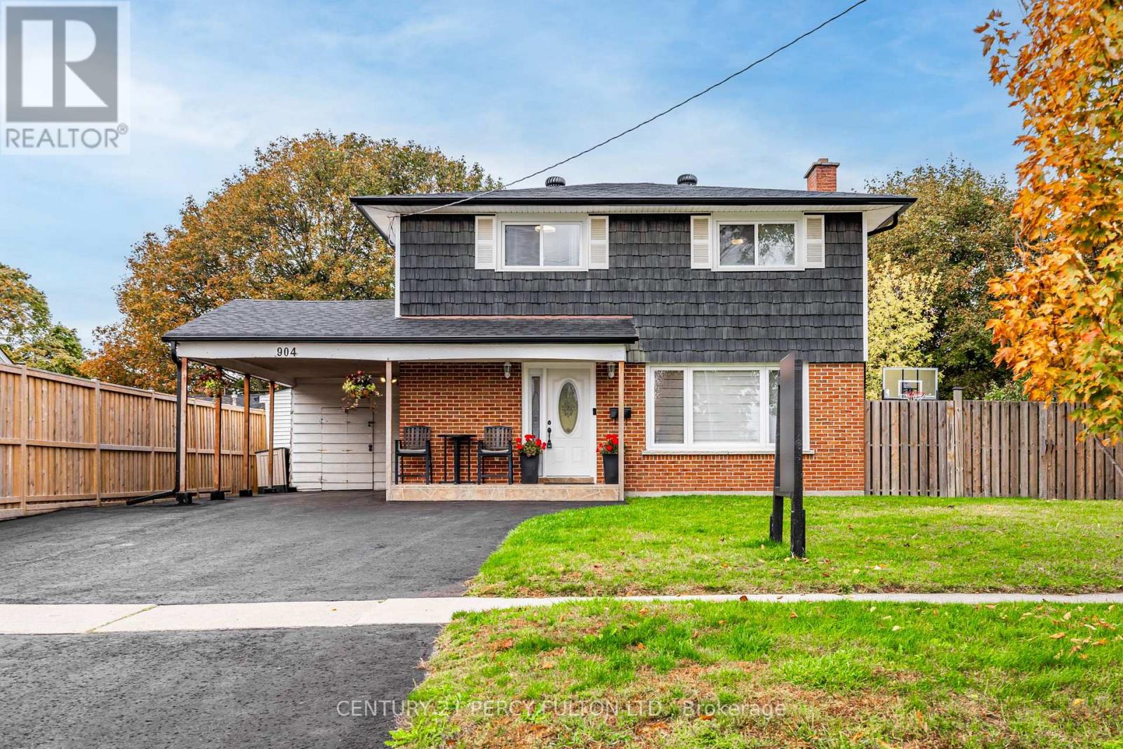 904 Somerville St, Oshawa, ON L1G 4J7