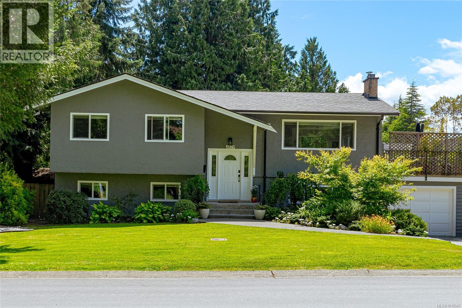 1879 Jeffree Rd, Central Saanich, BC V8M 1K5