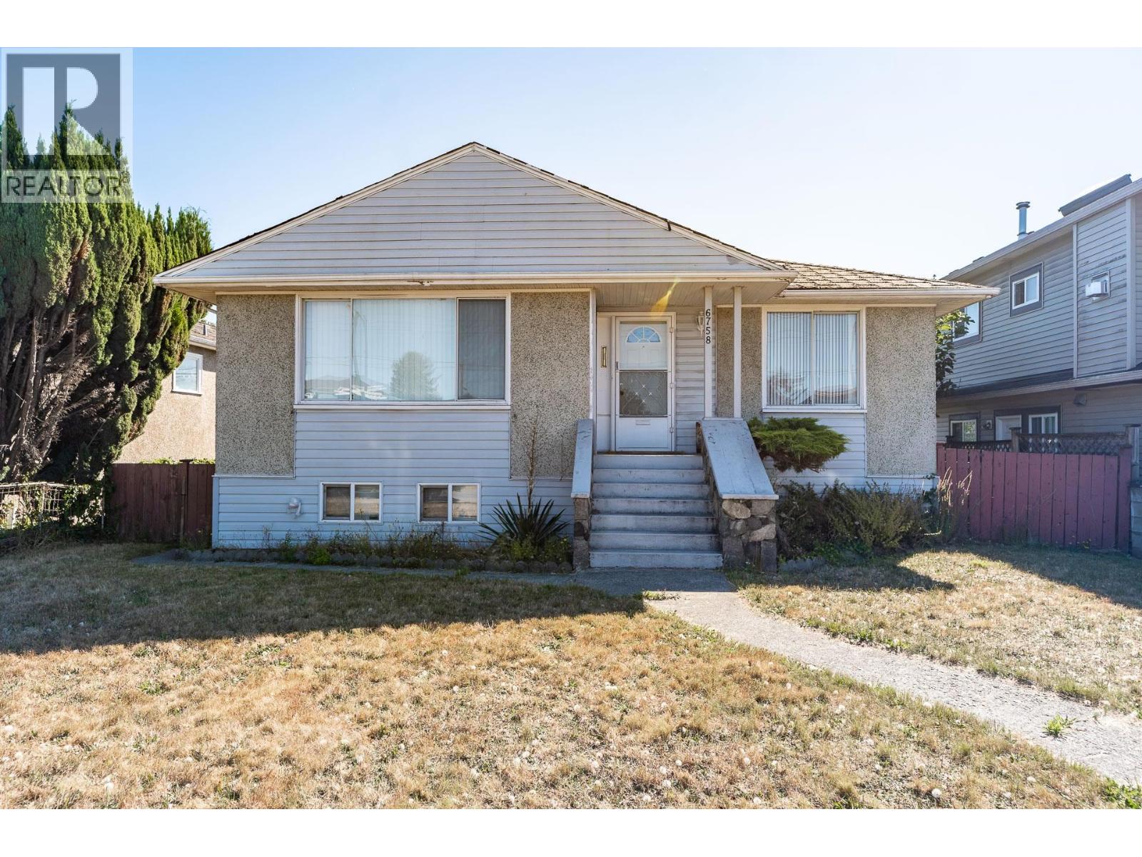 6758 Victoria Dr, Vancouver, BC V5P 3Y3