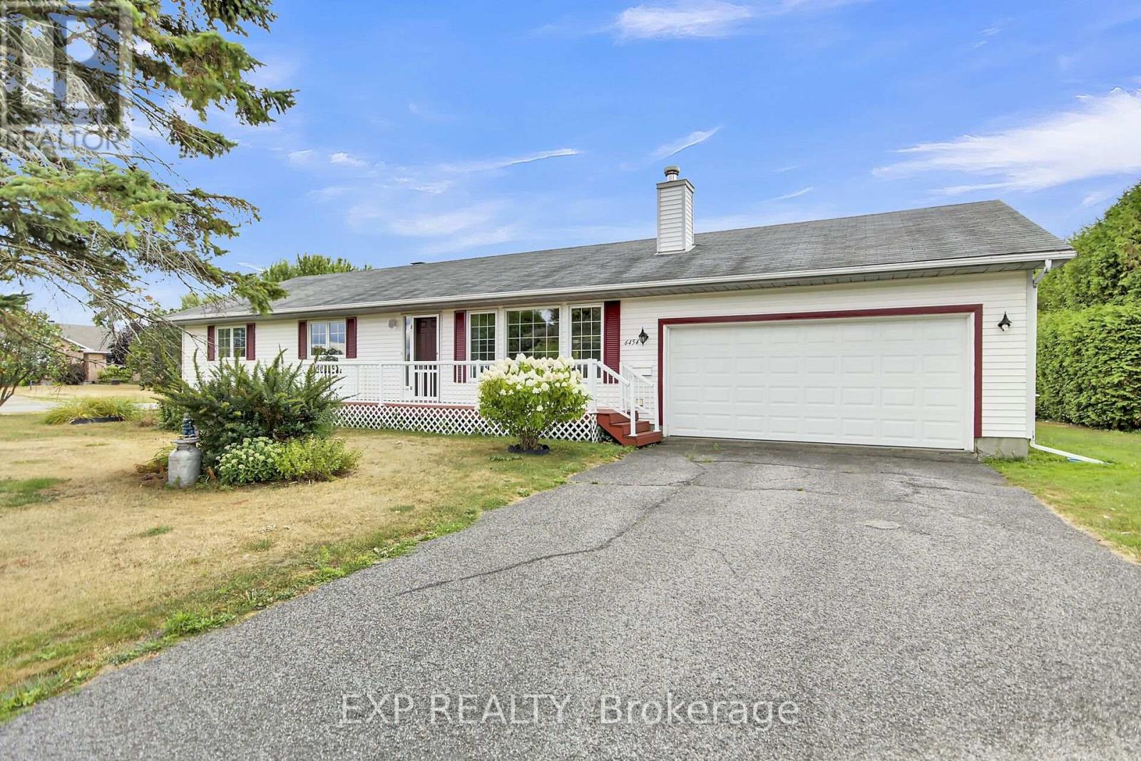 6454 Waterbury Ln, Ottawa, ON K0A 2T0