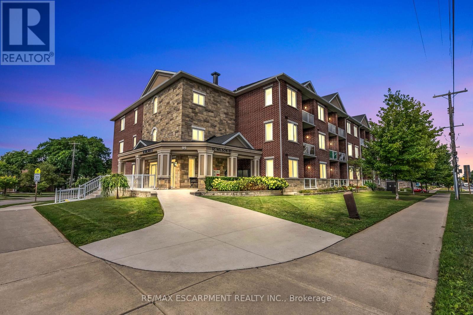 314 95 Wilson St W, Hamilton Ancaster, ON L8L 5C4