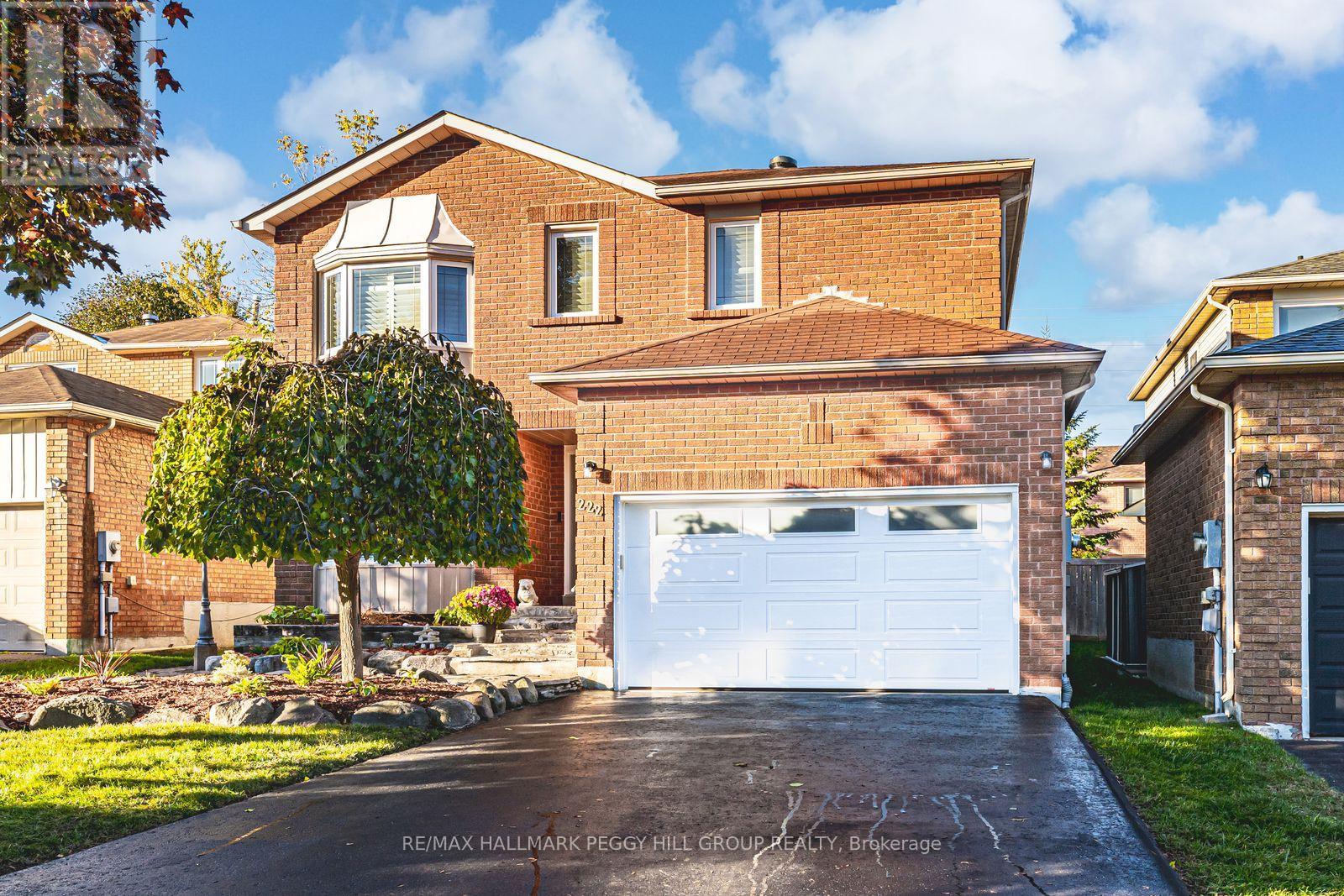 222 Bishop Dr, Barrie, ON L4N 6X8