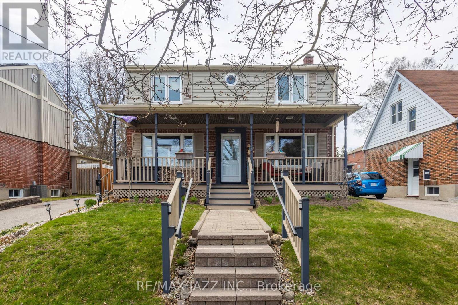 824 Masson St, Oshawa, ON L1G 5A9
