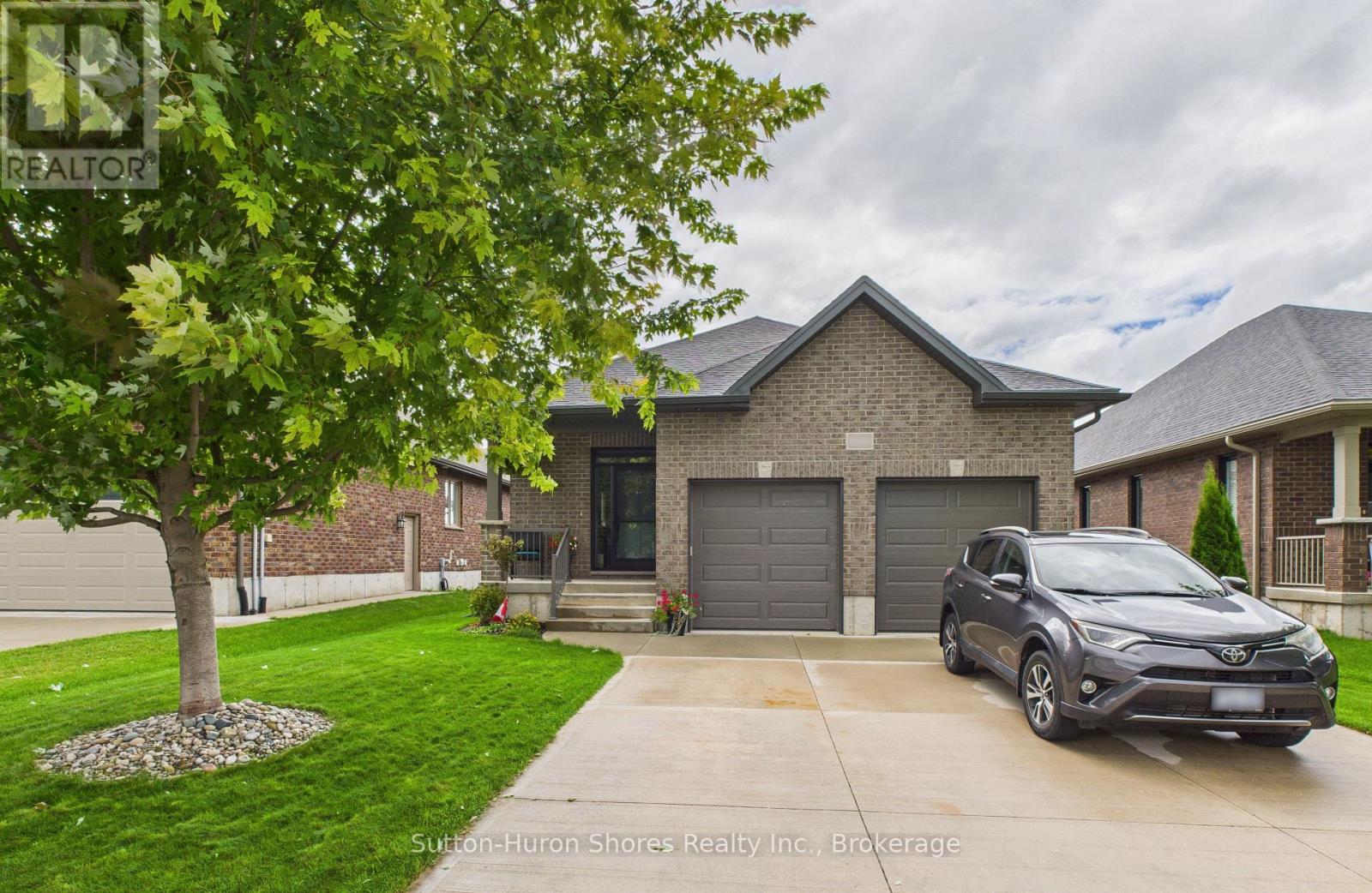 404 Devonshire Rd, Saugeen Shores, ON N0H 2C3