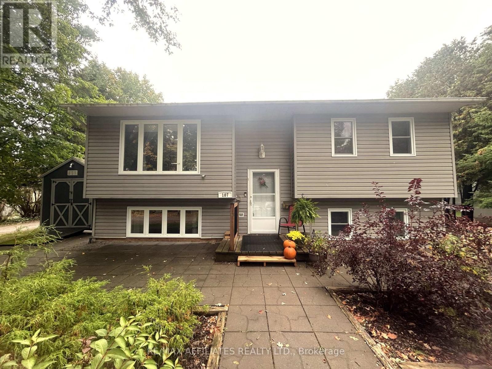 107 26 Salmon Side Rd, Rideau Lakes, ON K7A 4S5