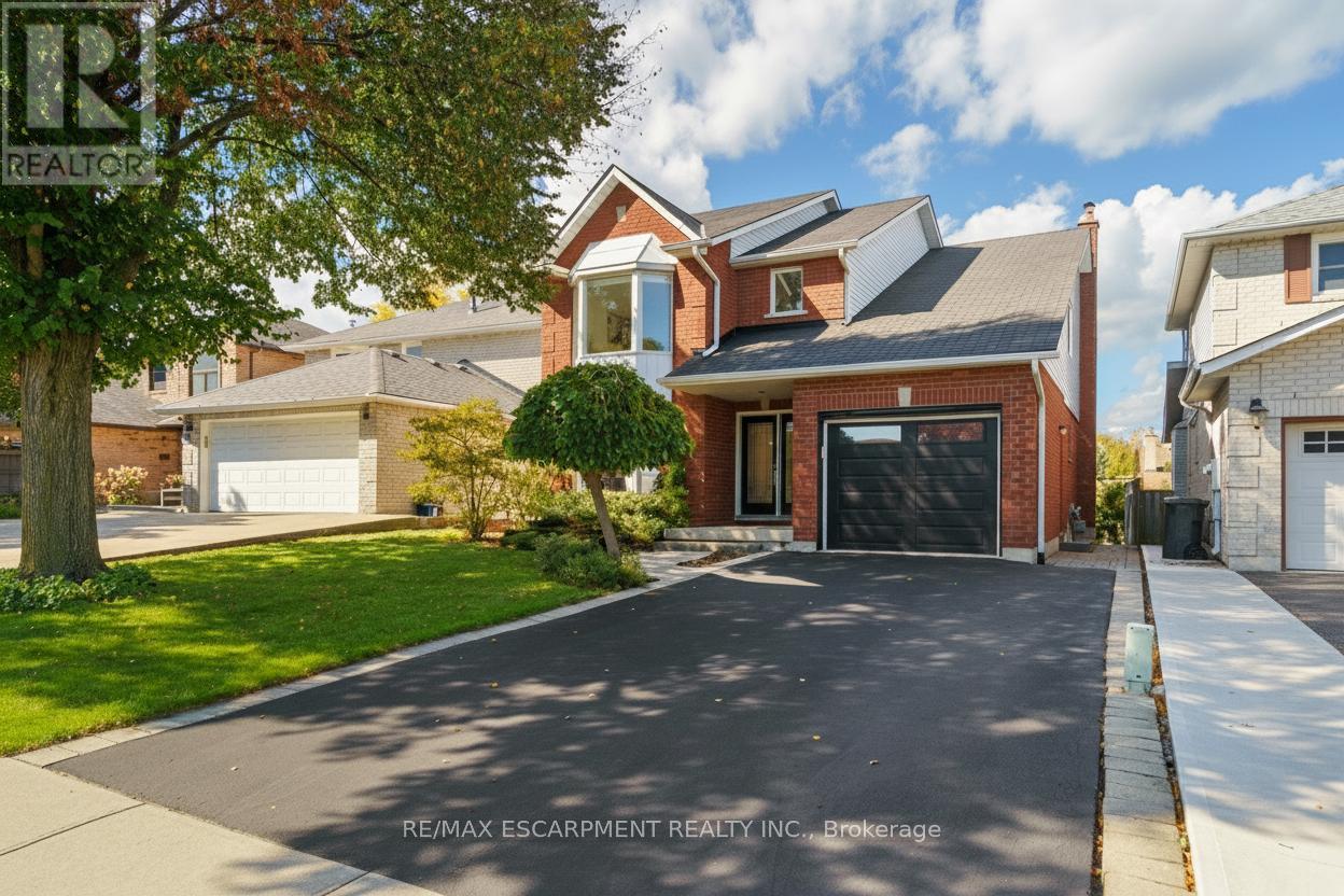 43 Glenayr St, Hamilton, ON L9C 7J2
