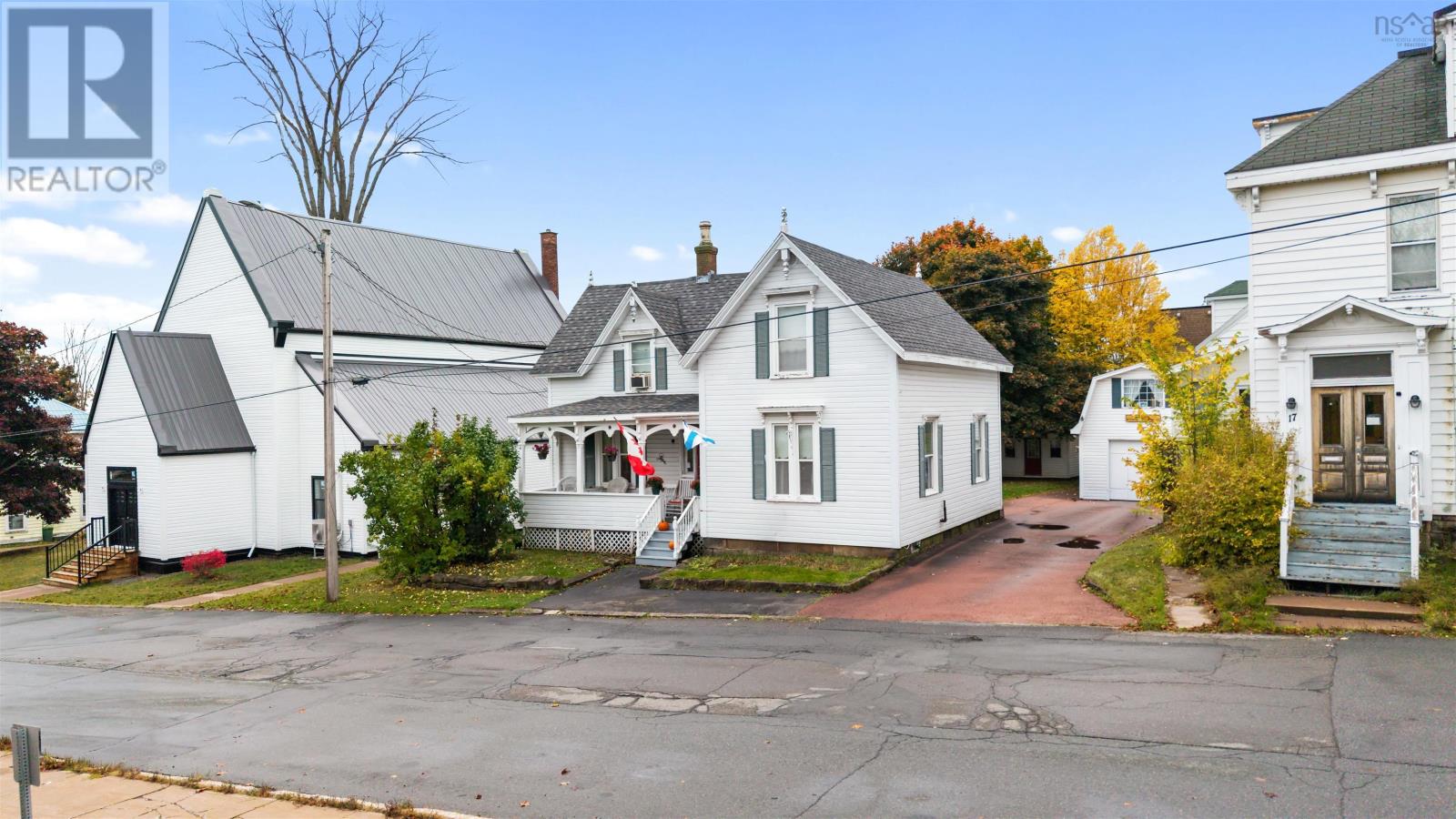 15 Prince St, Pictou, NS B0K 1H0