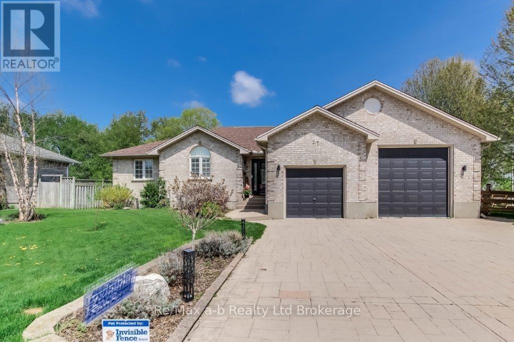 27 Amber Dr, Thames Centre, ON N0L 1G1