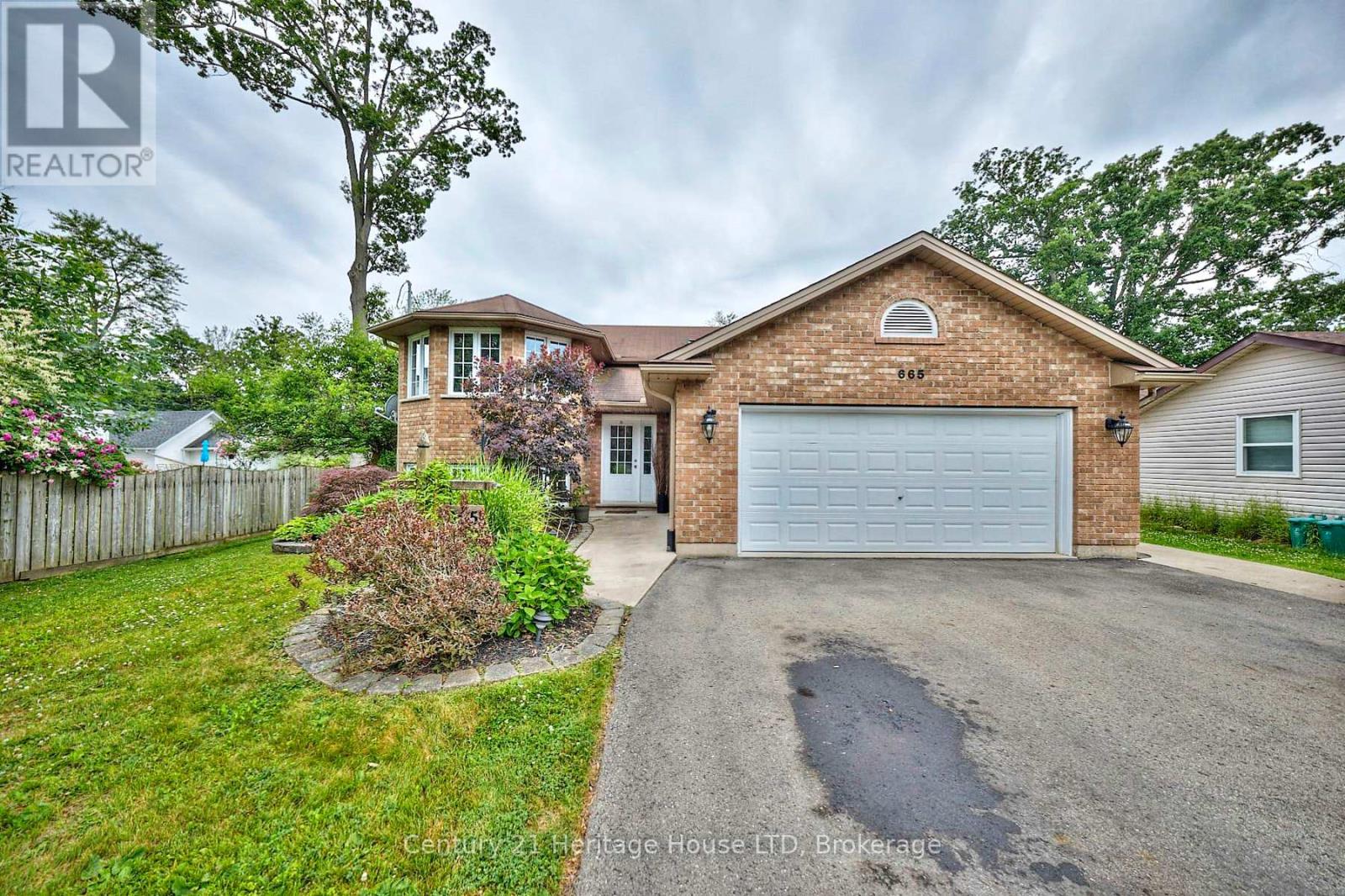 665 Grandview Rd, Fort Erie, ON L2A 4V4
