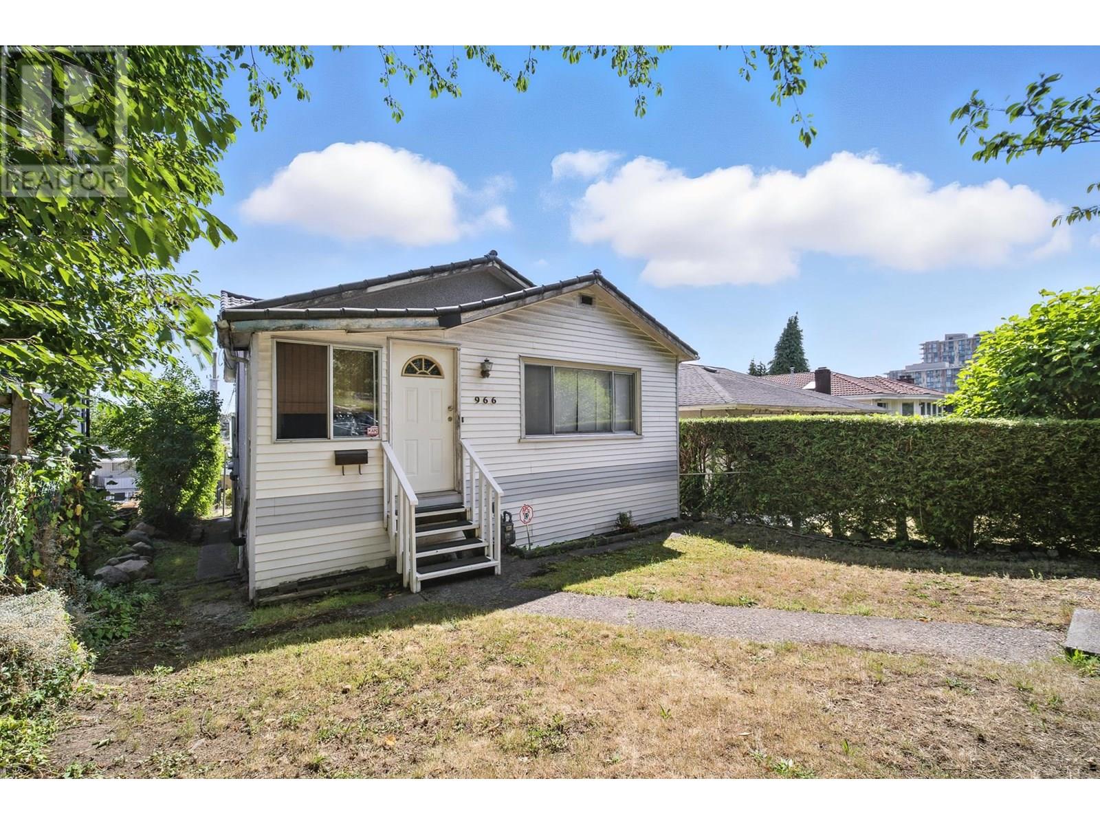 966 E 64th Ave, Vancouver, BC V5X 2N4