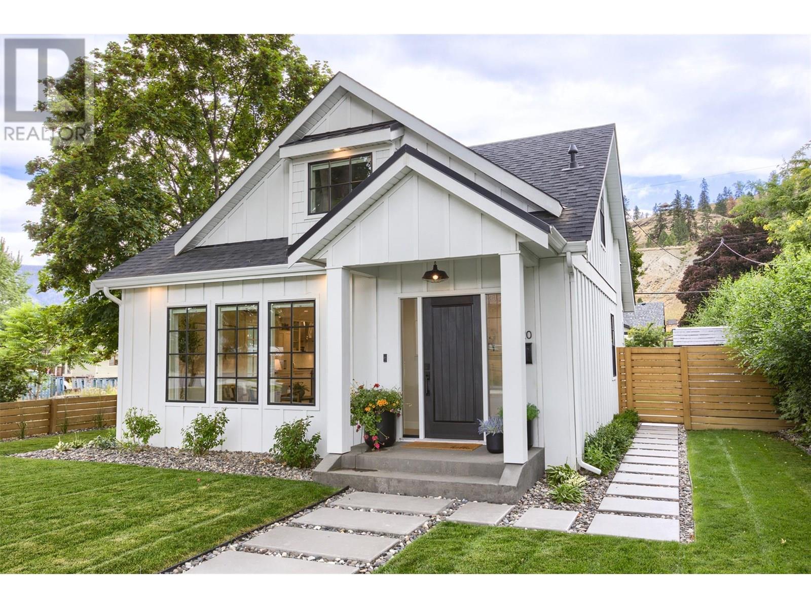 620 Cambridge Ave, Kelowna, BC V1Y 7M6