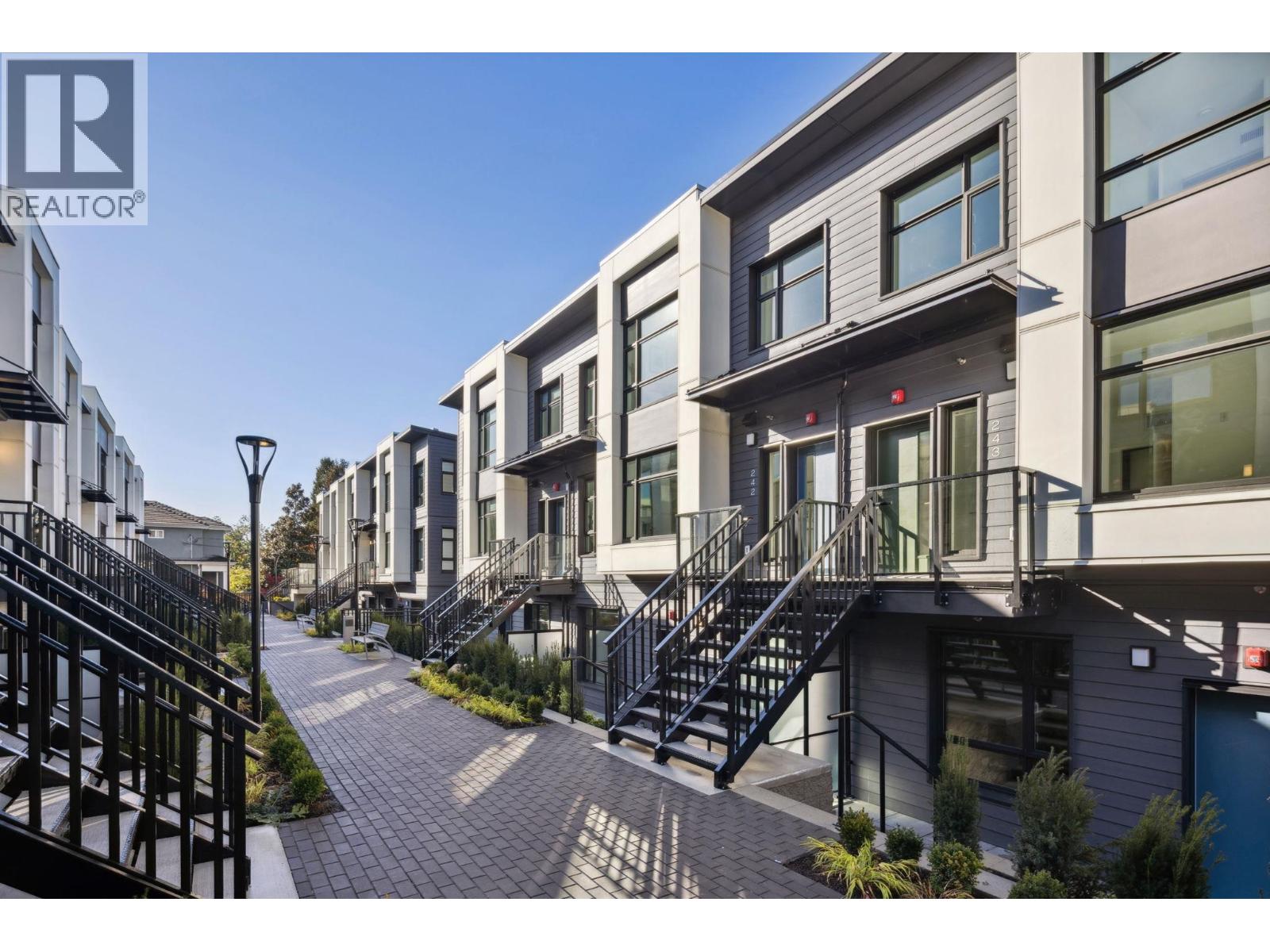 1010 W 47th Avenue Unit 123, Vancouver, BC V6M 0E3