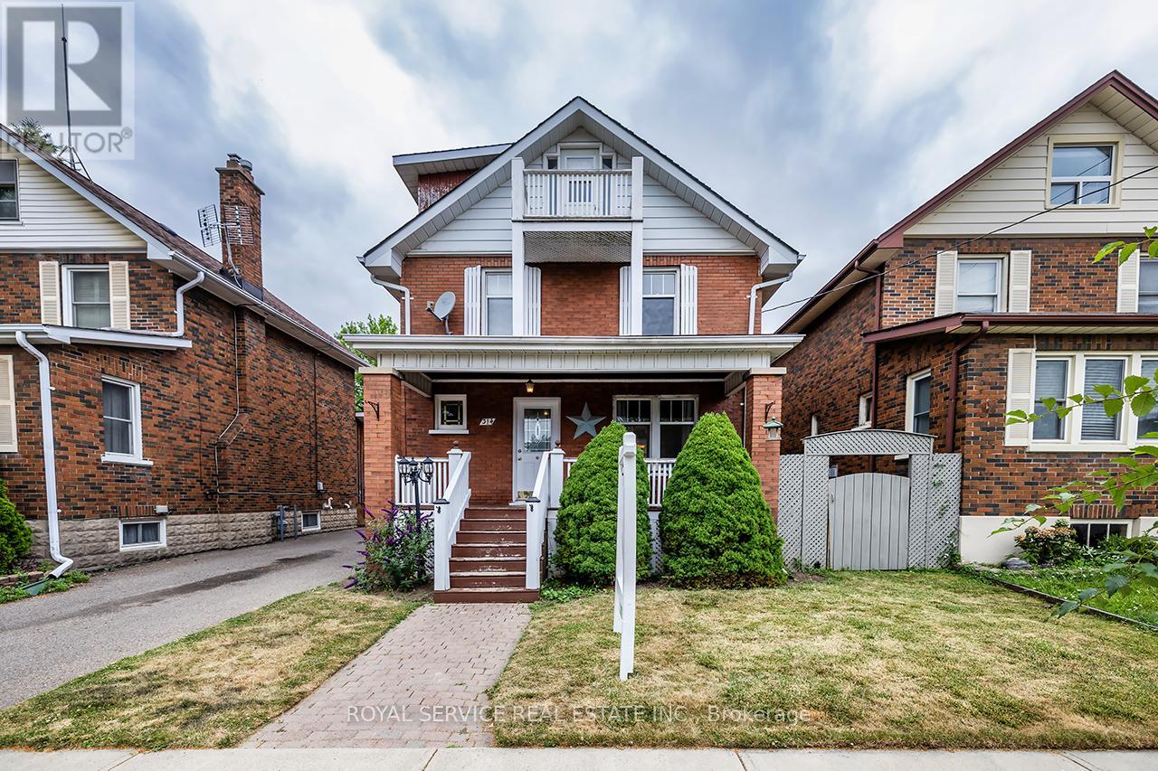 314 Gliddon Ave, Oshawa, ON L1H 1Z4