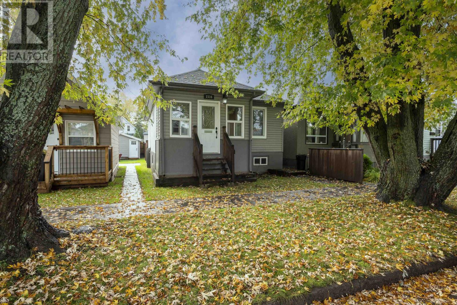 1516 Rankin St, Thunder Bay, ON P7E 5Z1