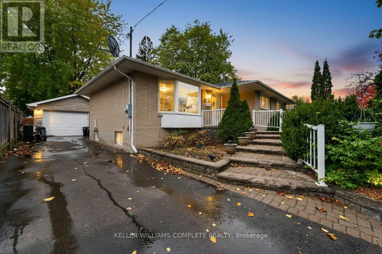 512 Finucane St, Oshawa, ON L1J 5L3