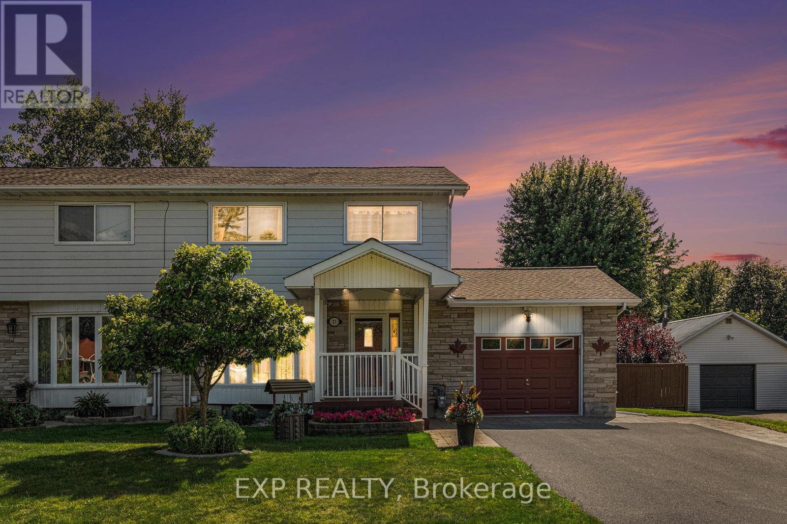 25 Cockburn St, Ottawa, ON K0A 2Z0