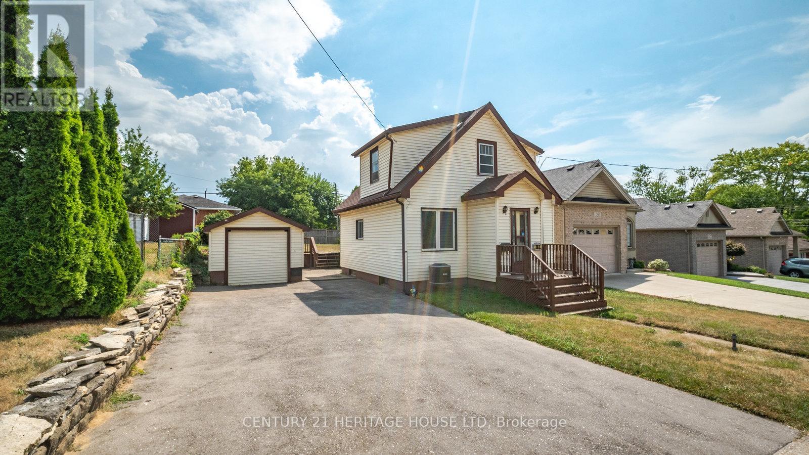 383 Marlborough St, Brantford, ON N3S 4V3
