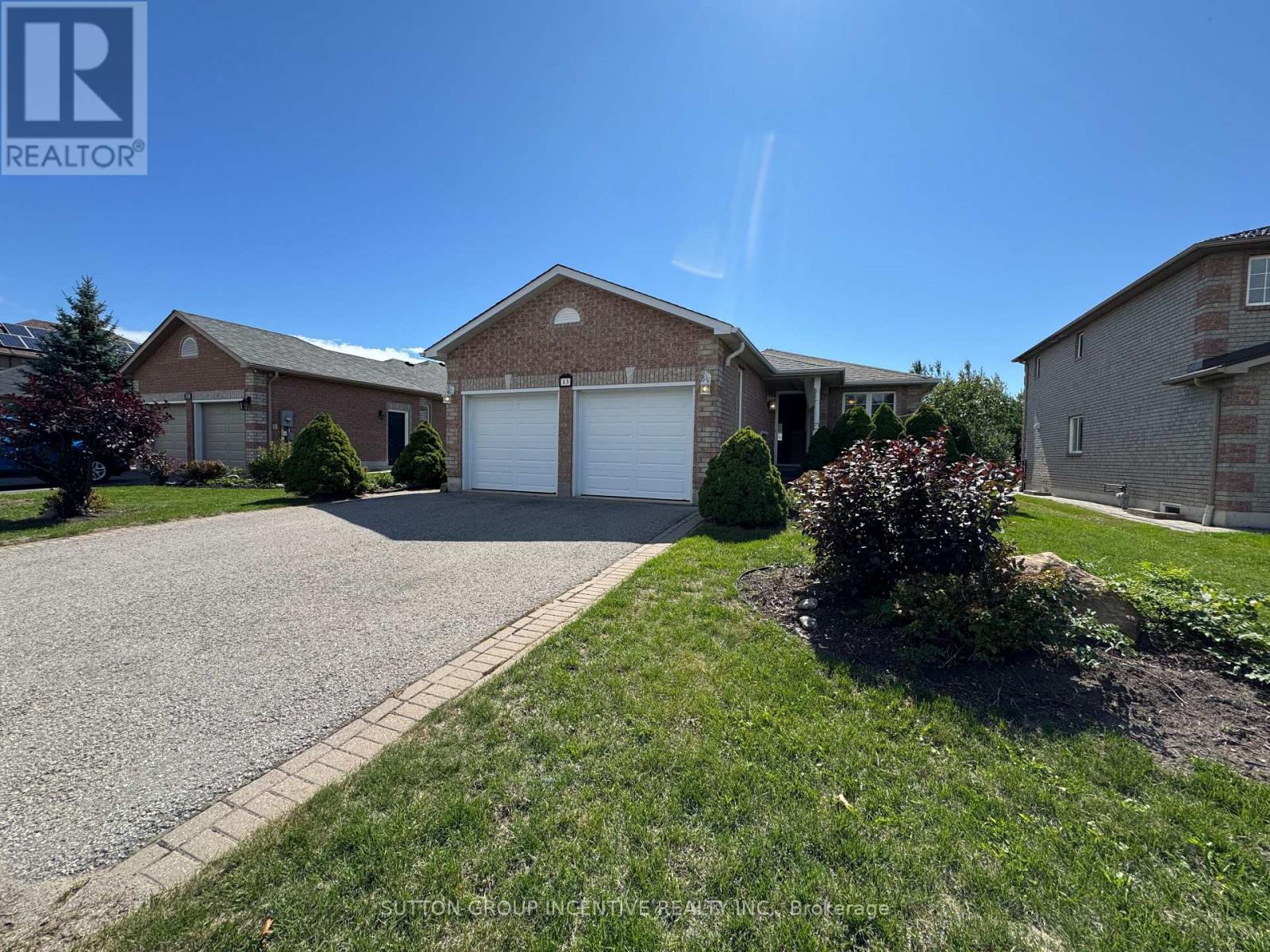 13 Commonwealth Rd, Barrie, ON L4M 7J6