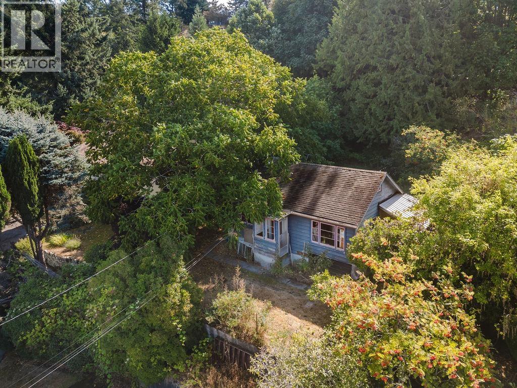 316 Headlands Rd, Gibsons, BC V0N 1V8