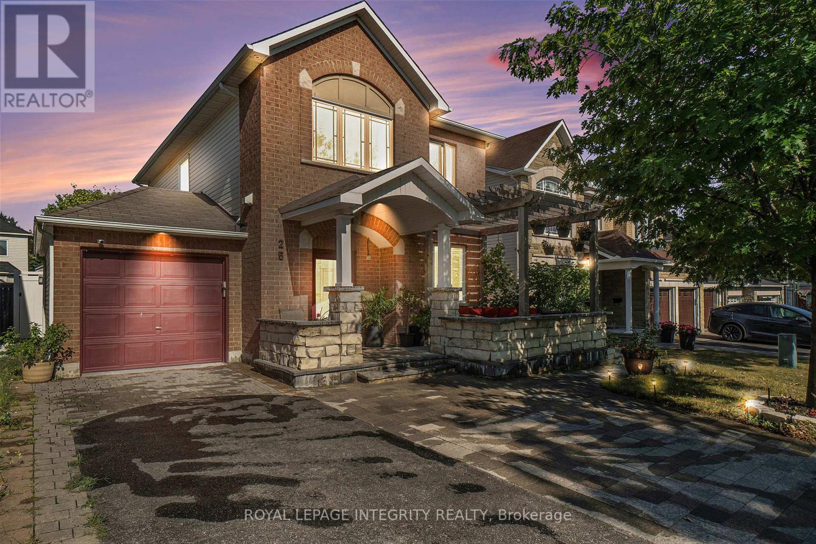 25 Berry Glen St, Ottawa, ON K2G 7A5