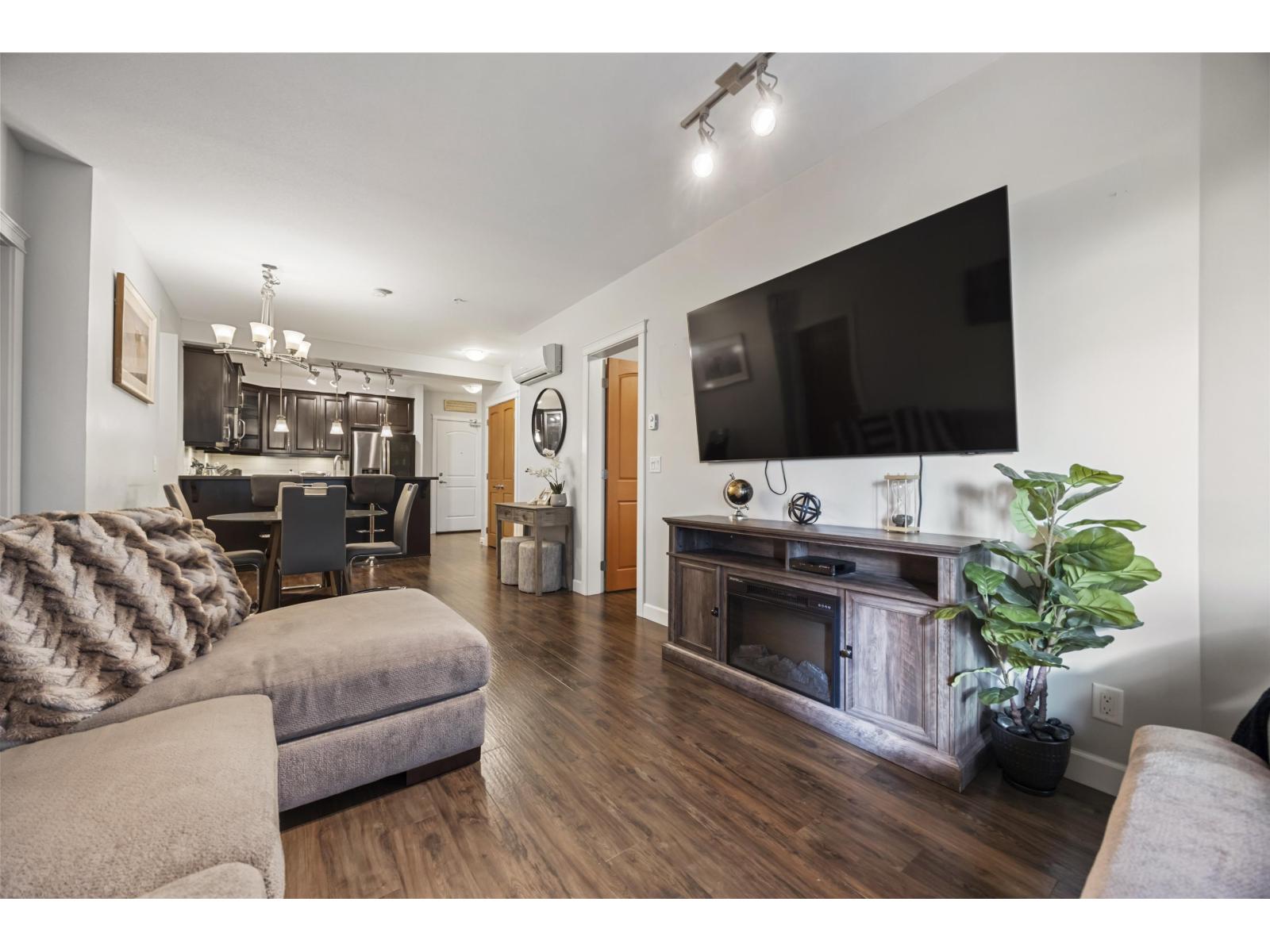 8288 207a Street Unit 336, Langley, BC V2Y 0L2