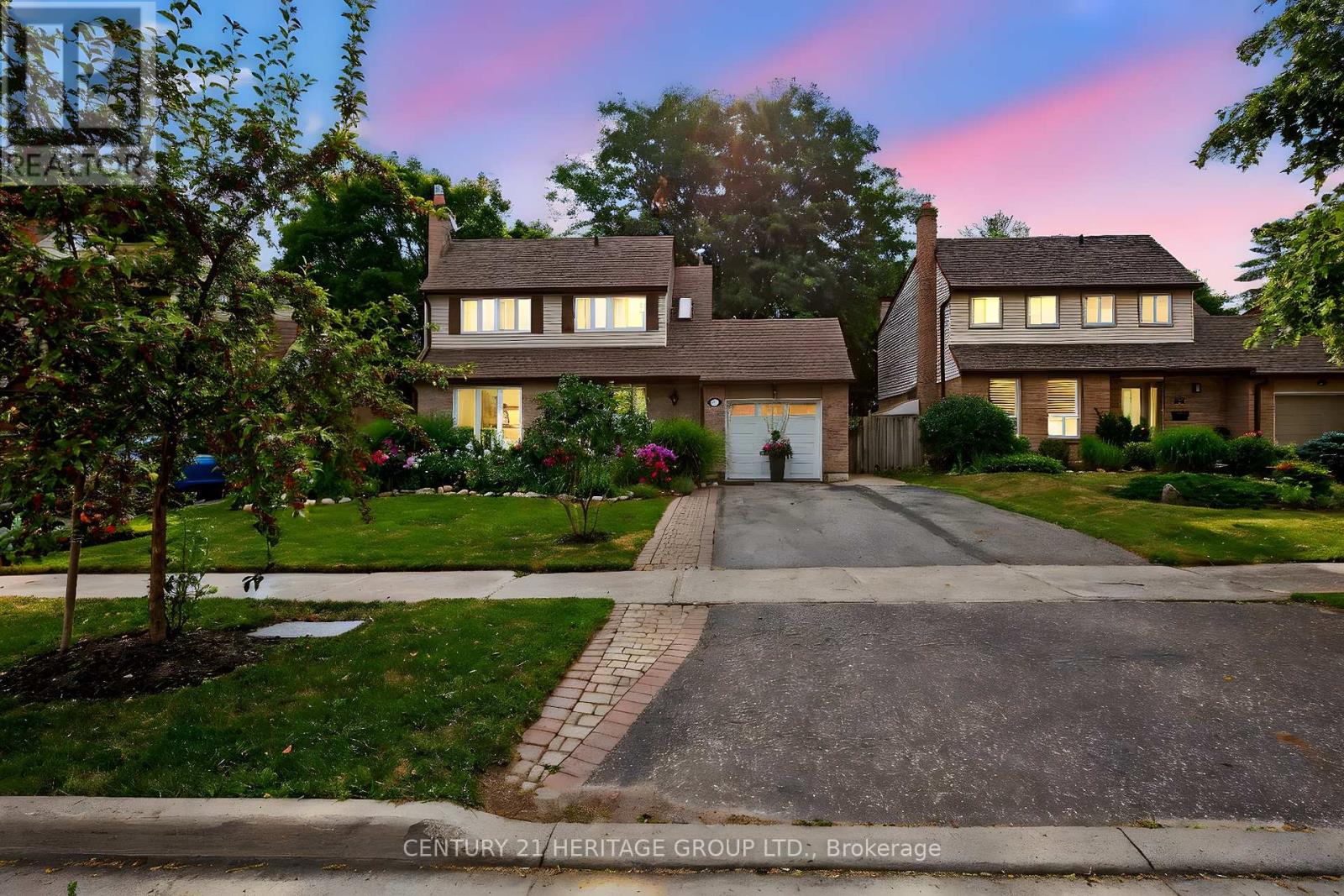 57 Stoddart Dr, Aurora, ON L4G 2G4