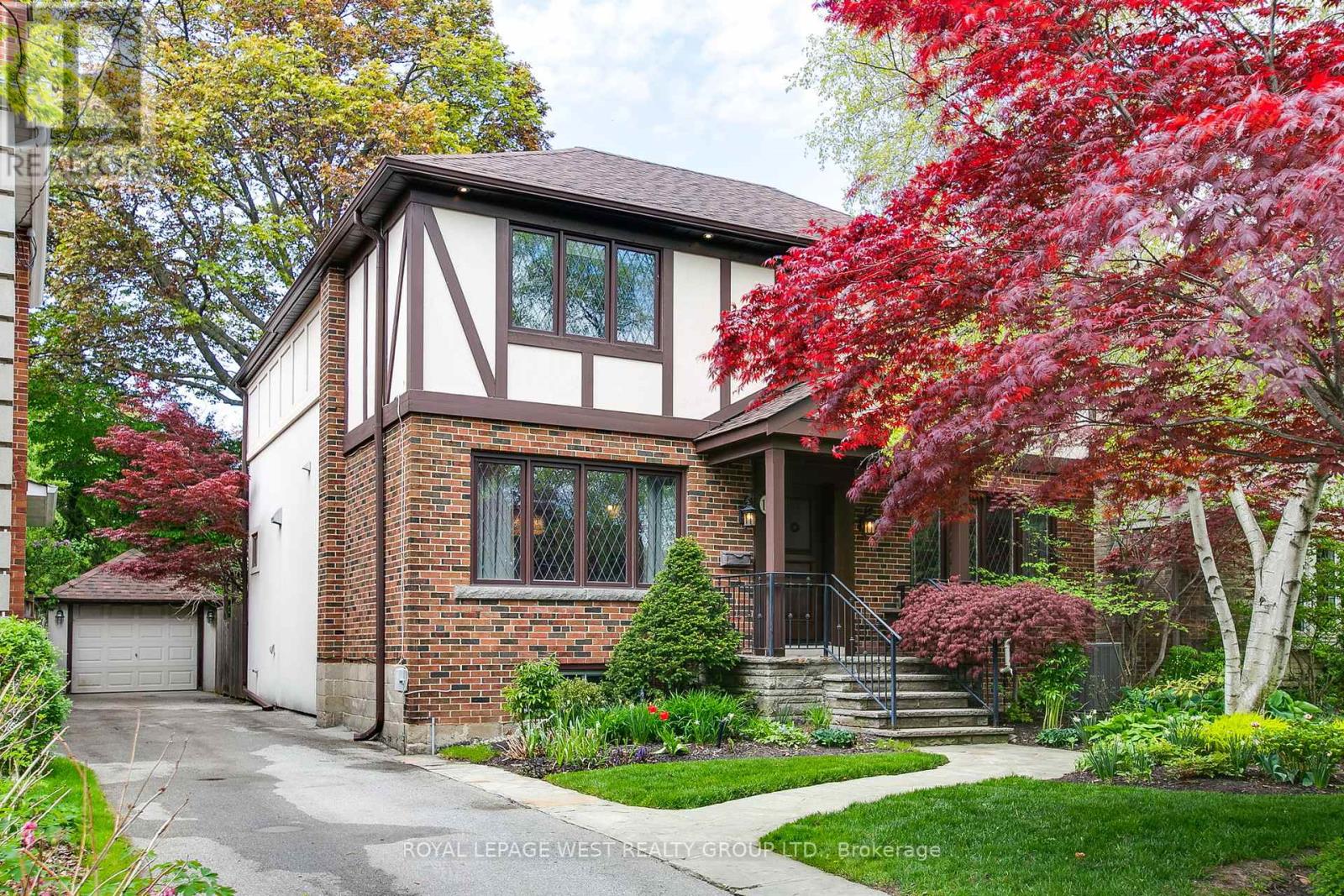 14 Dunedin Dr, Toronto, ON M8X 2K5