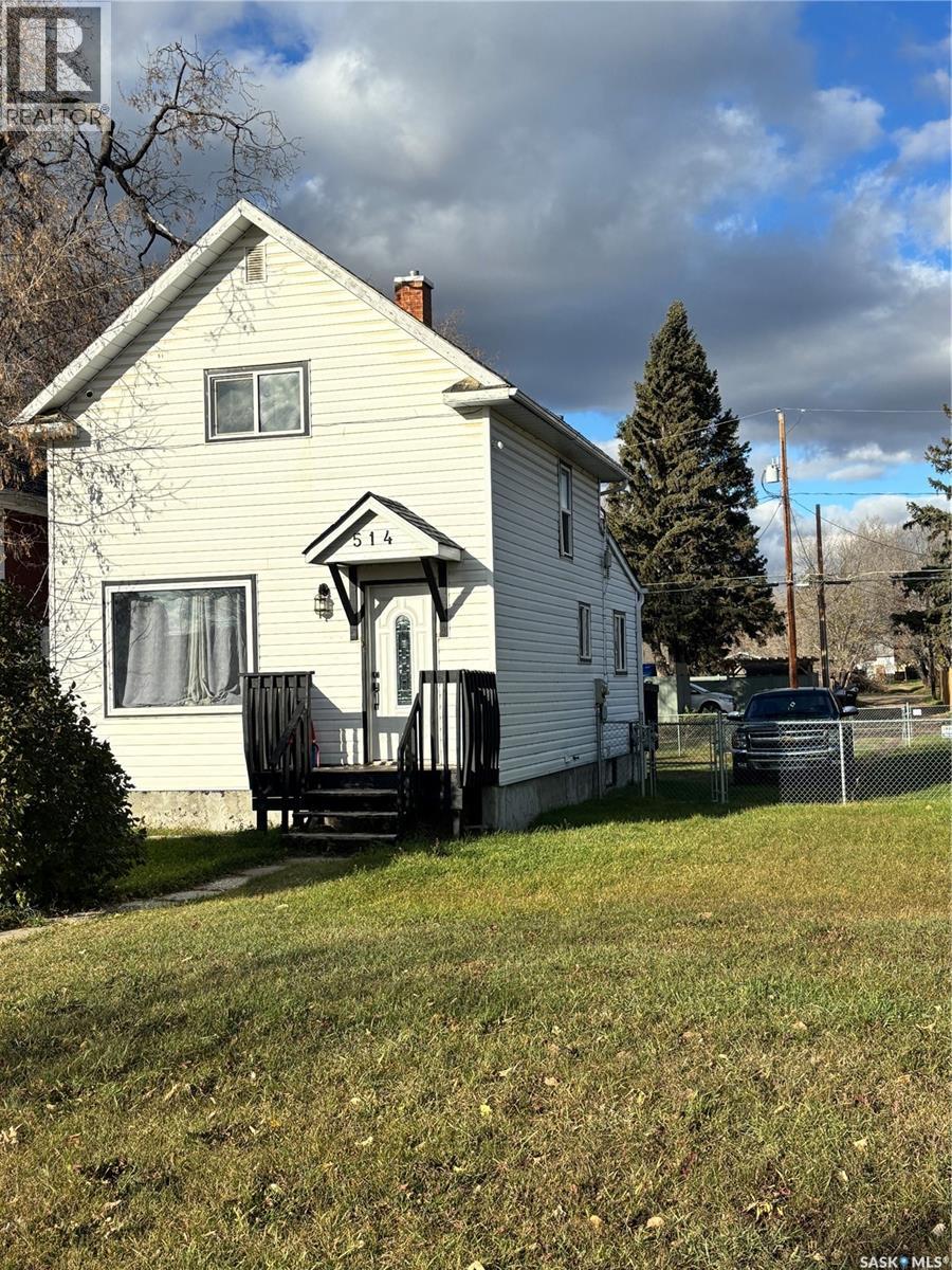 514 8 Street East, Prince Albert, SK S6V 0W6