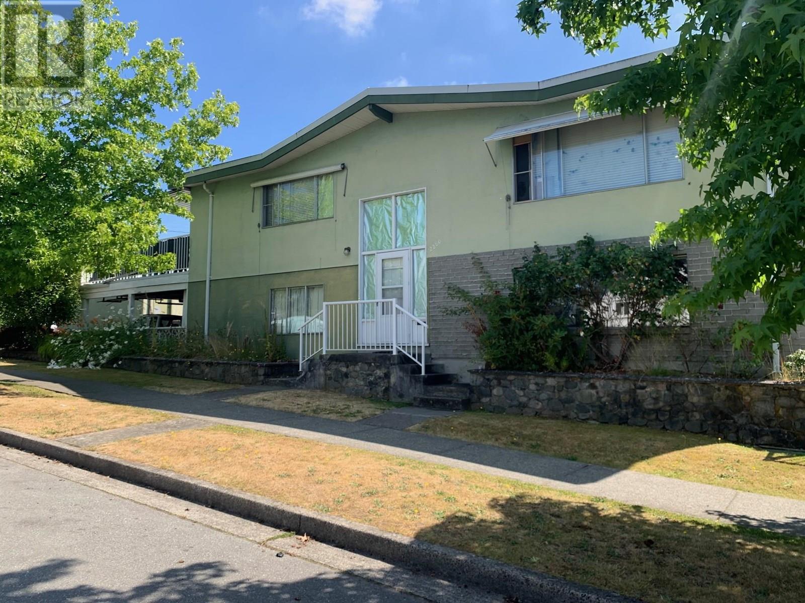2280 Penticton St, Vancouver, BC V5M 3C1