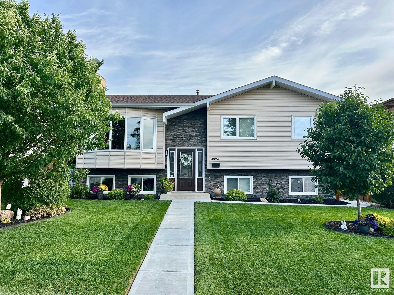 19 Av Nw Unit 4024, Edmonton, AB T6L 3M7