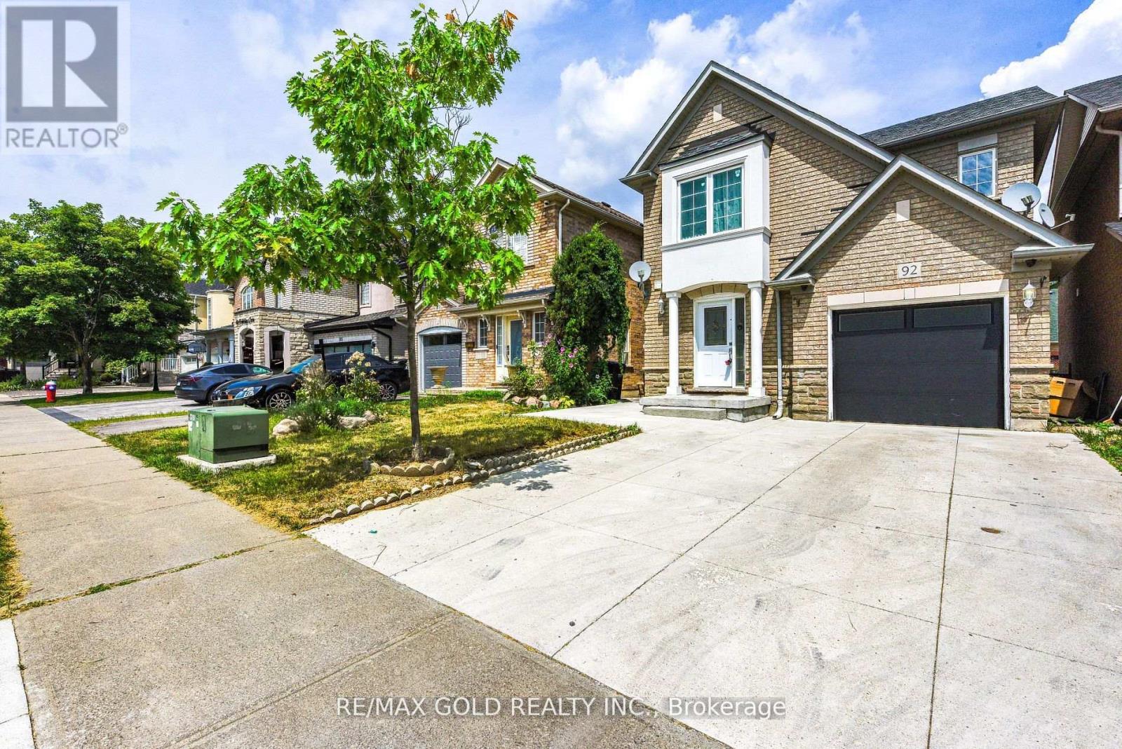 92 Penbridge Cir, Brampton, ON L7A 2R1