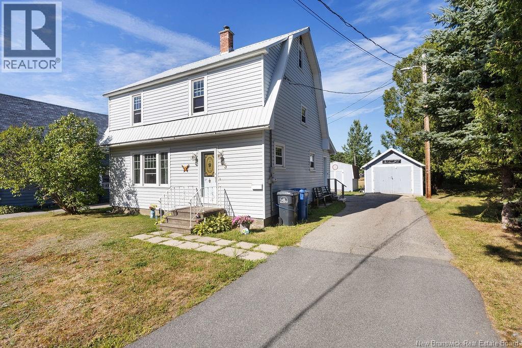 55 Queen St, Miramichi, NB E1N 2M7