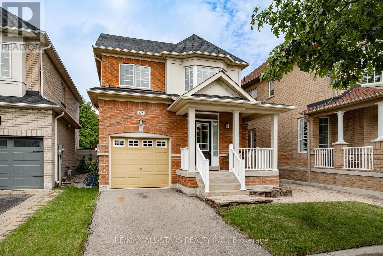 69 Mantle Ave, Whitchurch-Stouffville, ON L4A 0M8
