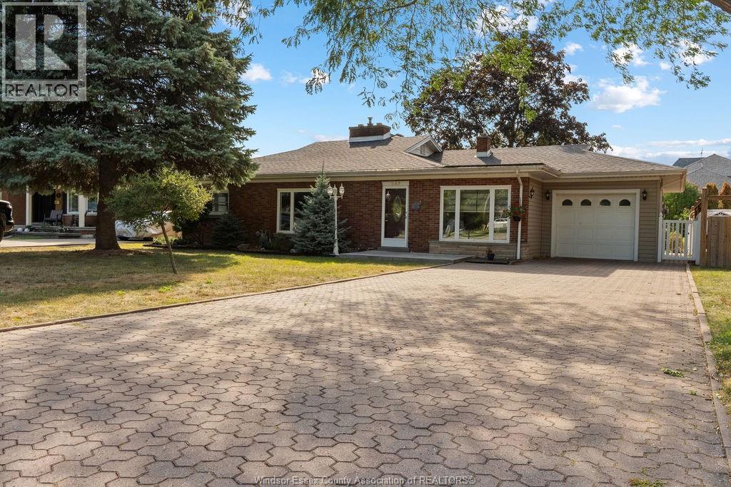 347 Brighton Rd, Tecumseh, ON N8N 2L2