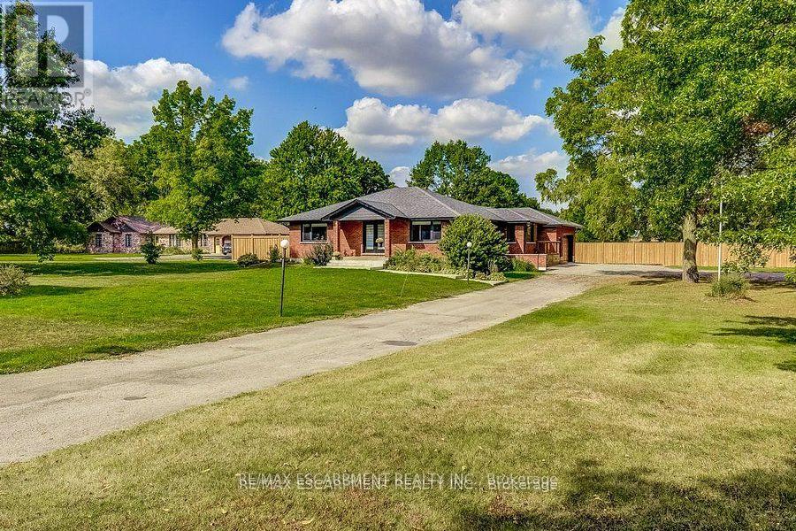 542 Paris Rd, Brant, ON N3L 3E1