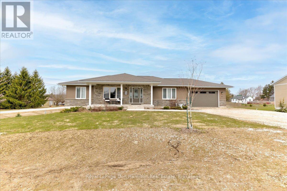 42 John St, Morris-Turnberry, ON N0G 1E0