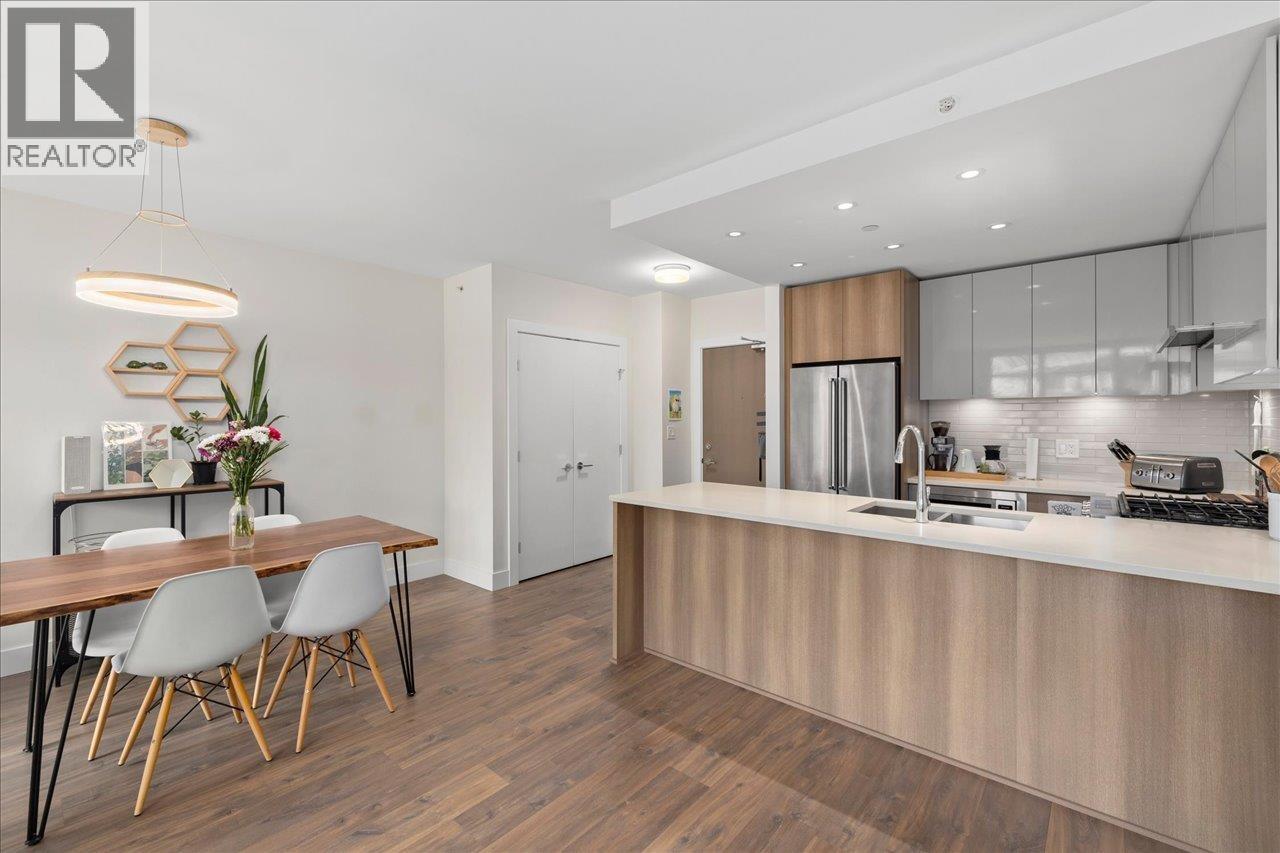 258 Nelsons Court Unit 607, New Westminster, BC V3L 0J9