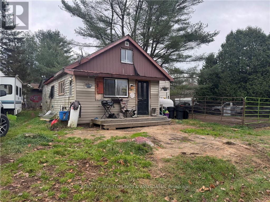 17 Godreau Rd #a, Laurentian Hills, ON K0J 2H0