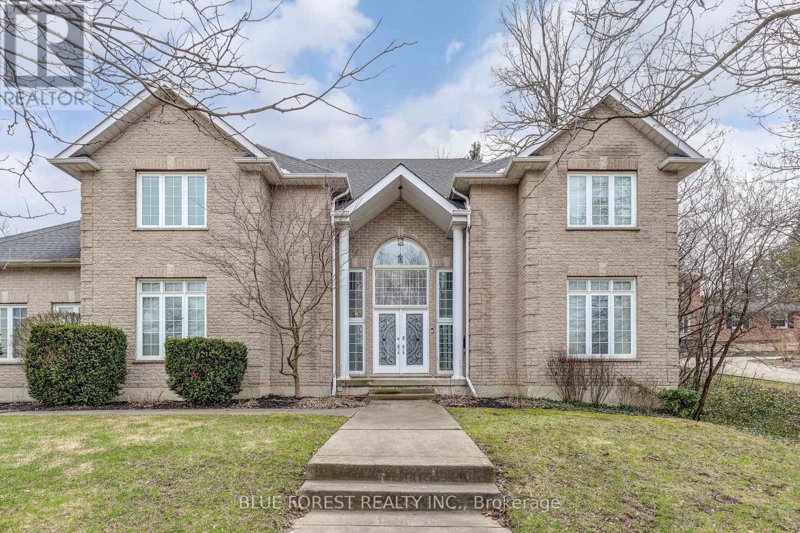 475 Upper Queen St, London, ON N6C 3T8
