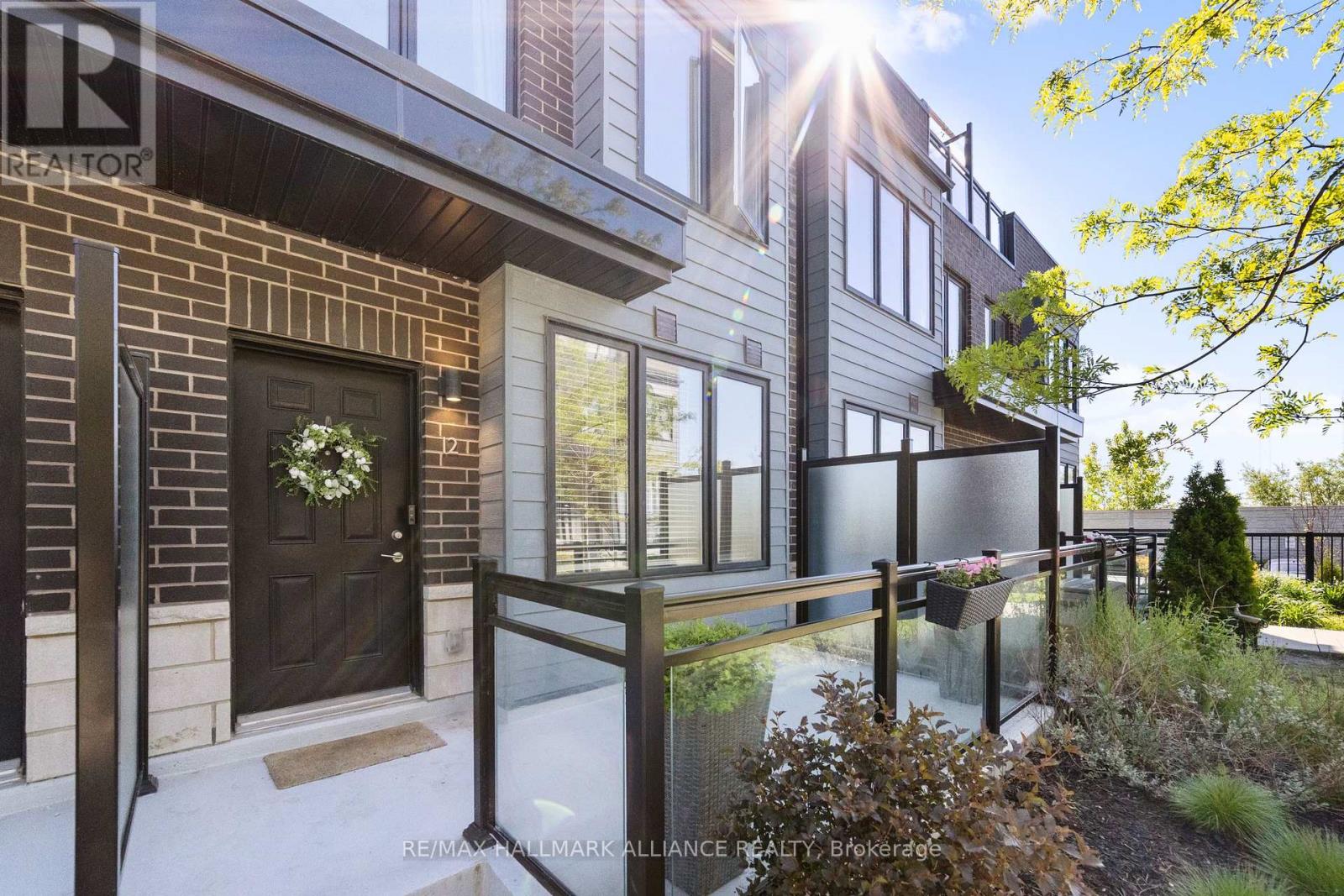 12 1150 Stroud Ln, Mississauga, ON L5J 0B3