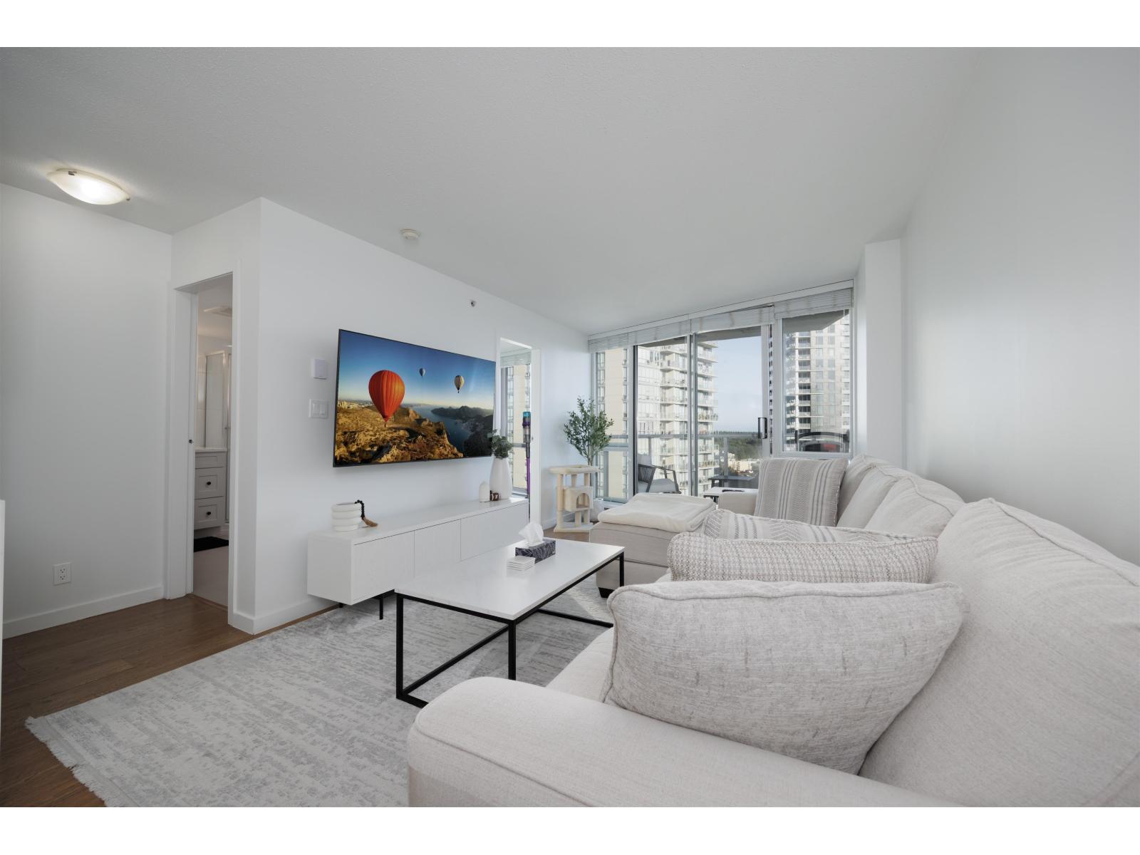 13618 100 Avenue Unit 2207, Surrey, BC V3T 0A8