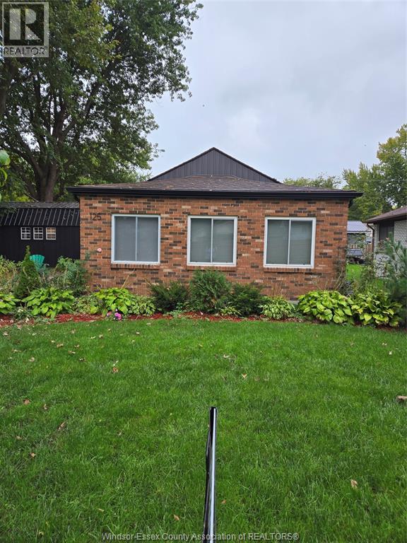 125 Crystal Ln, Essex, ON N0R 1G0