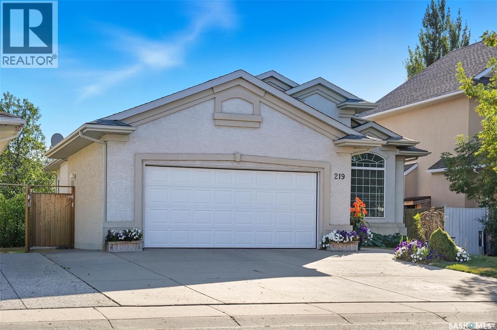 219 Brookhurst Cres, Saskatoon, SK S7V 1C5