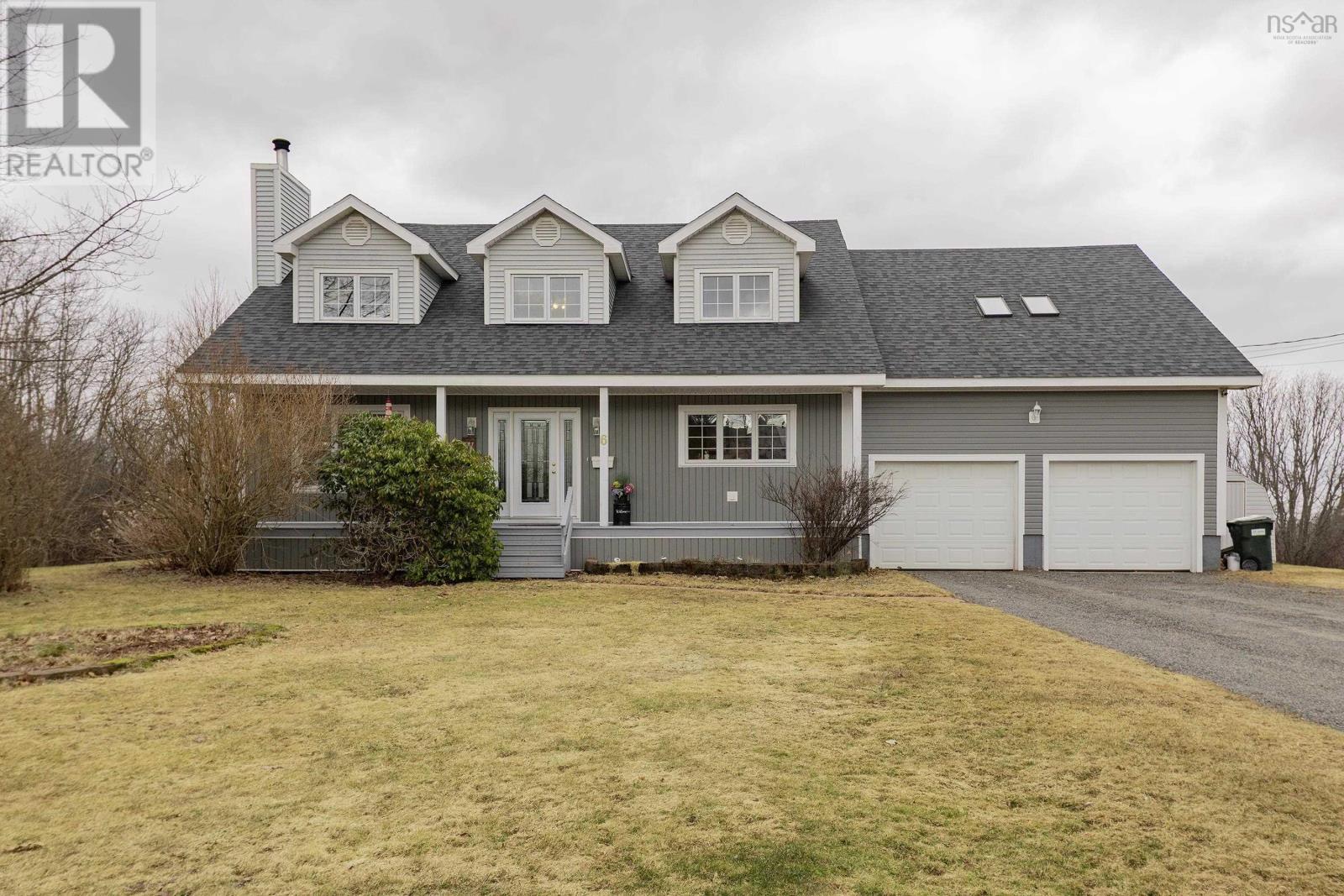6 Arlington Ave, Amherst, NS B4H 2S7