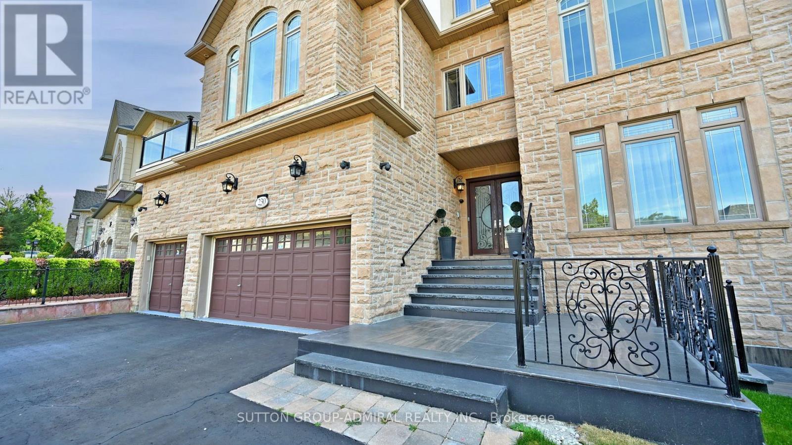 230 Flamingo Rd, Vaughan, ON L4J 8K6
